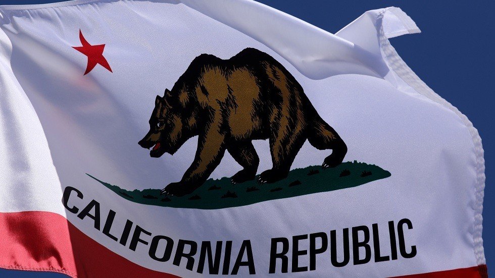 ترامب يقاضي كاليفورنيا