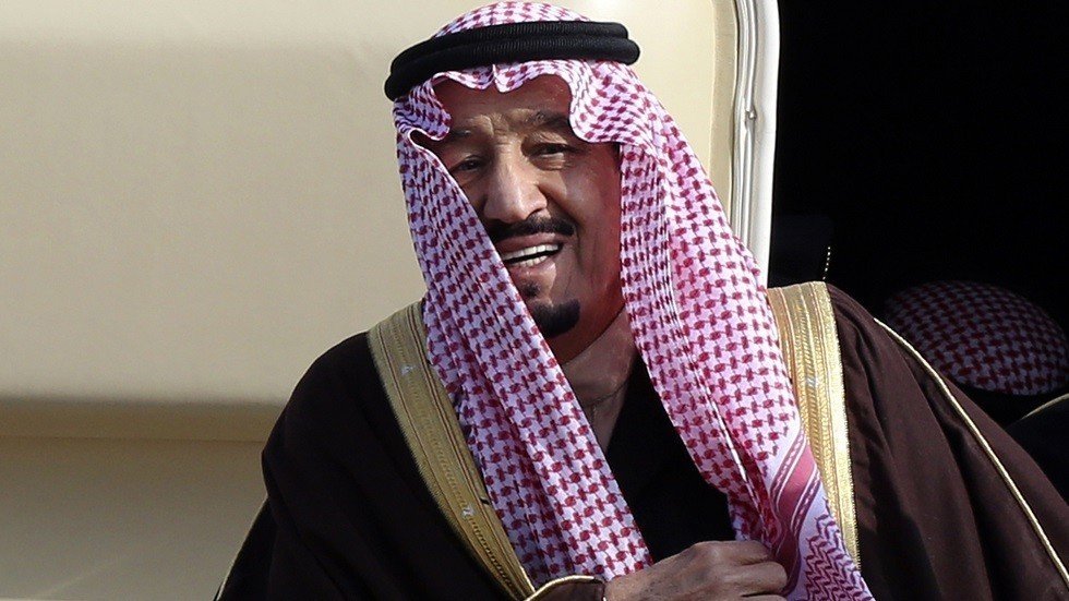 فيديو نادر ومثير للاهتمام.. الملك سلمان بن عبد العزيز في عمر 3 سنوات