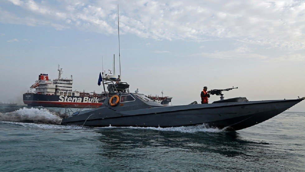 لواء سابق في الجيش المصري يكشف هدف واشنطن من تشكيل تحالف ضد إيران في مضيق هرمز