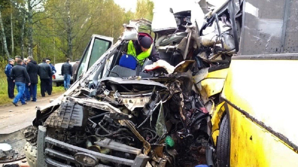 مصرع 4 أشخاص وإصابة أكثر من 30 في حادث مروري مروع جنوبي روسيا