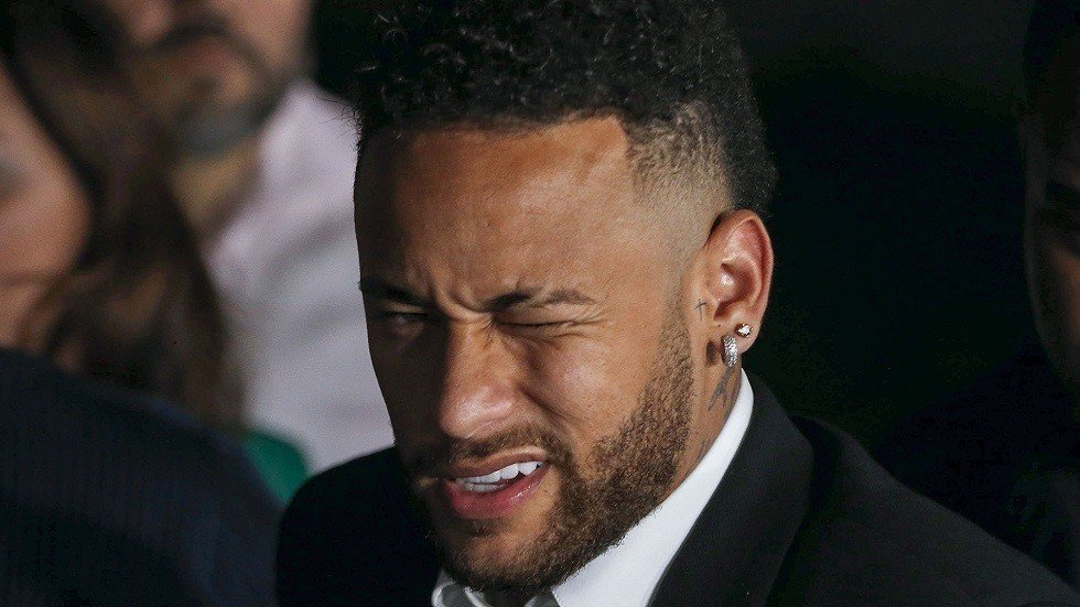 نيمار ينشر صورة ويثير الجدل