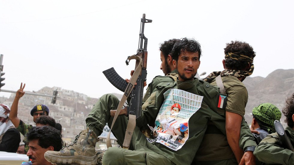 موسكو: استمرار التصعيد في عدن يصب في مصلحة الإرهابيين ويجب تجاوز الأزمة بالحوار