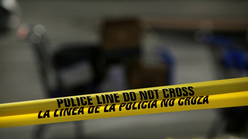 بعد أيام من مجزرة إل باسو.. احتجاز رجل مسلح داخل متجر "والمارت" في ميزوري