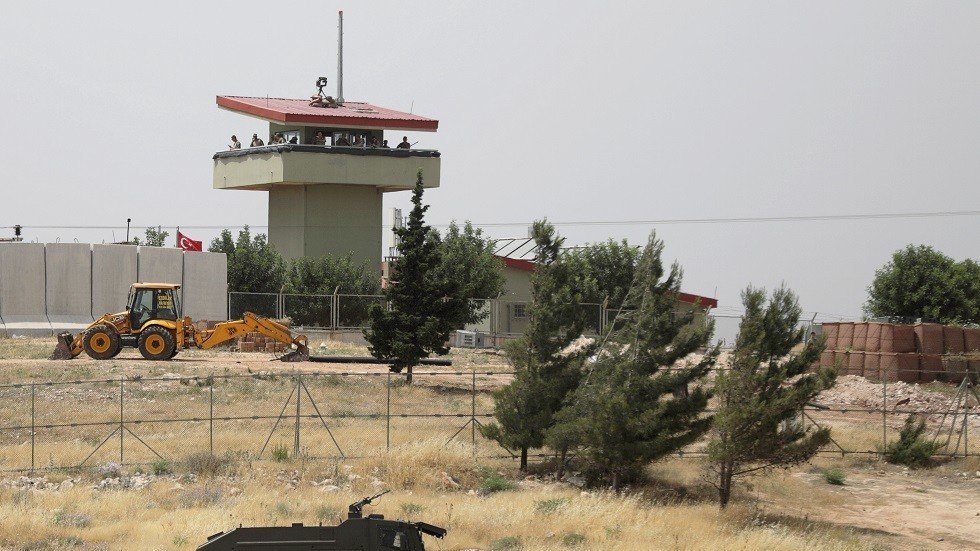 تركيا ترسل تعزيزات عسكرية جديدة إلى الحدود مع سوريا