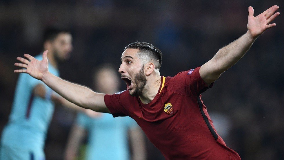 شاهد.. مانولاس يستفز سواريز بتذكيره بثلاثية 