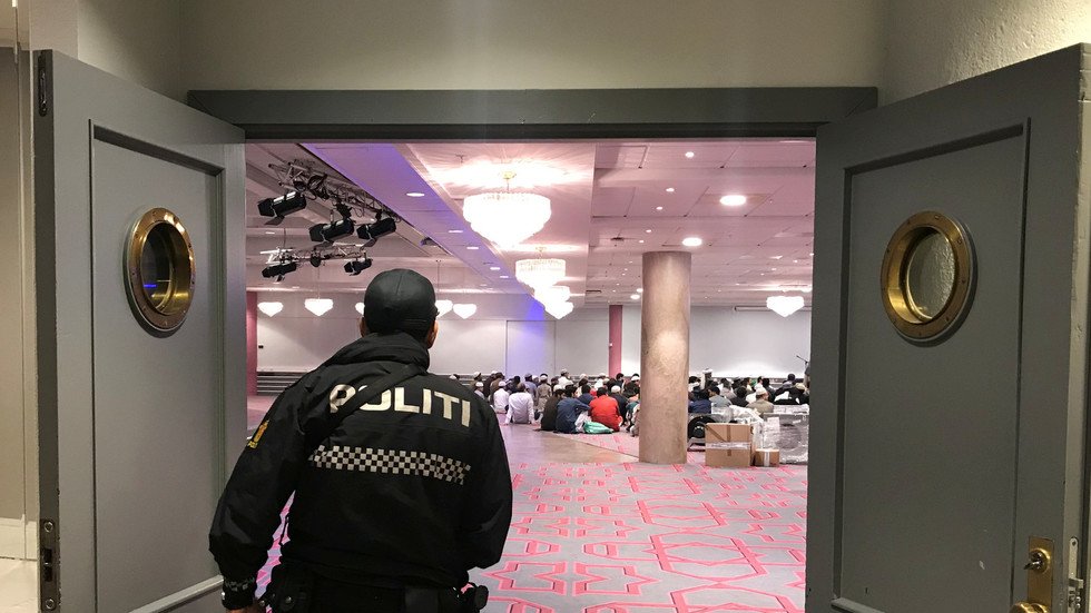 تفاصيل مثيرة وتطورات مفاجئة في قضية إطلاق النار داخل مسجد في النرويج