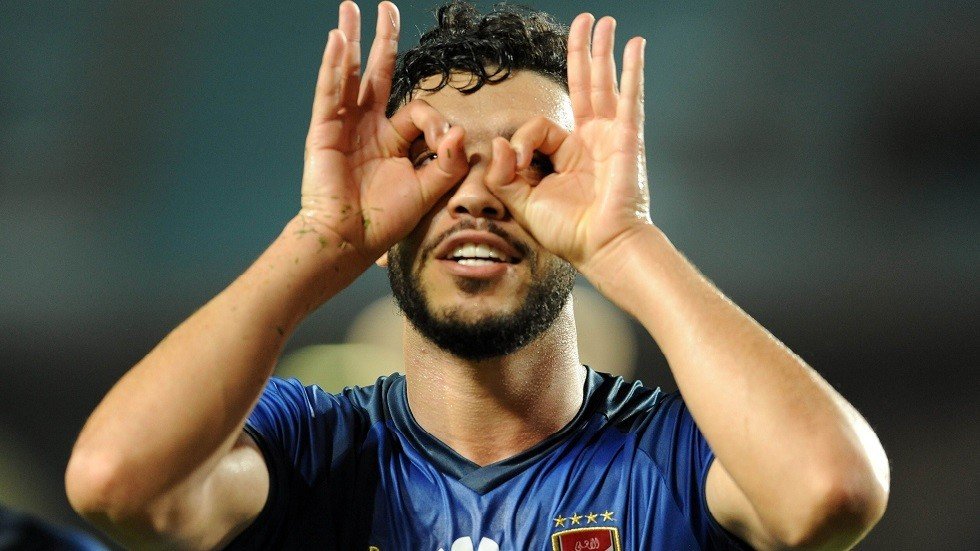 أزارو يقود هجوم الأهلي المصري في مواجهة "أطلع برة"