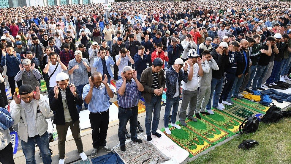 بوتين يهنئ المسلمين بعيد الأضحى