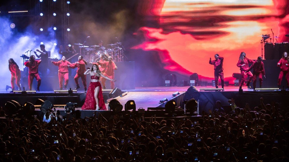 جينيفر لوبيز تحيي أول حفل لها في مصر (صور)