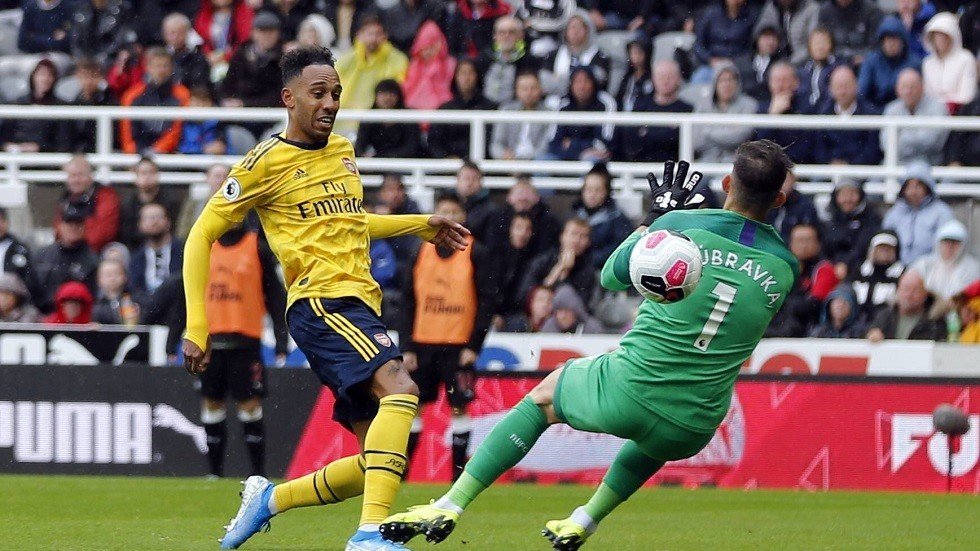 أرسنال يخرج من عنق الزجاجة