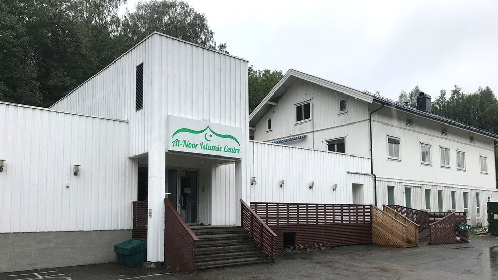 مطلق النار داخل مسجد في النرويج يرفض الرد على أسئلة المحققين