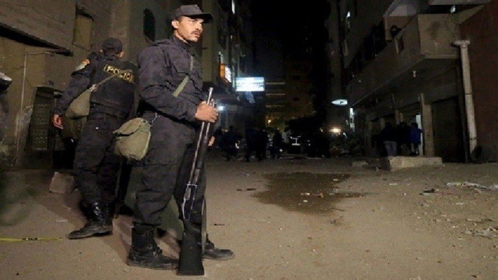مصر.. موظف يذبح نجلته وعشيقها بعد ضبطهما بـ