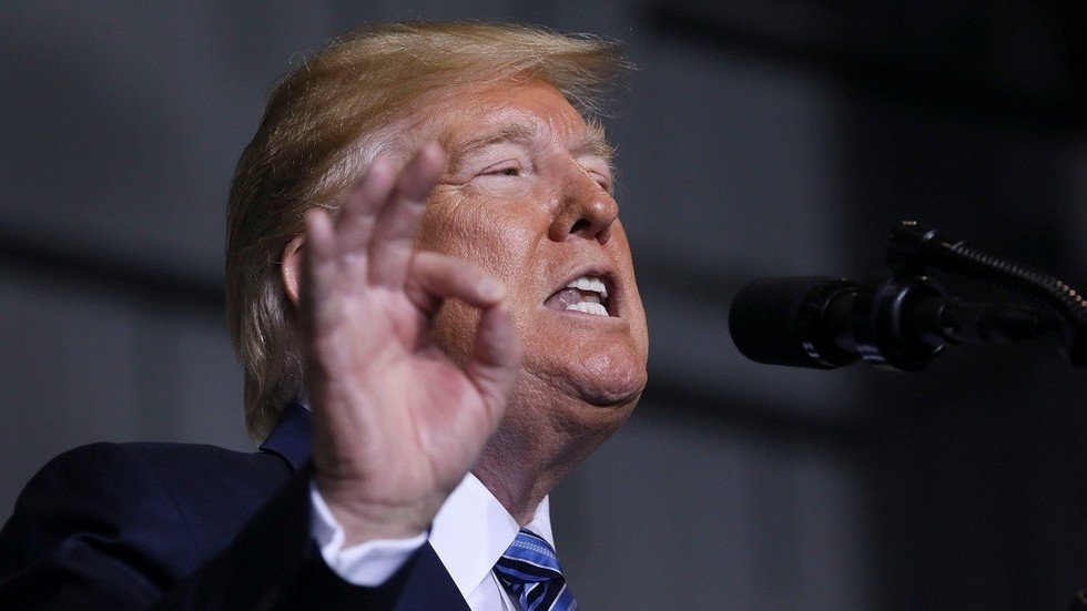 ترامب يهدد بالانسحاب من منظمة التجارة العالمية لأنها "تسببت بأذى" للولايات المتحدة