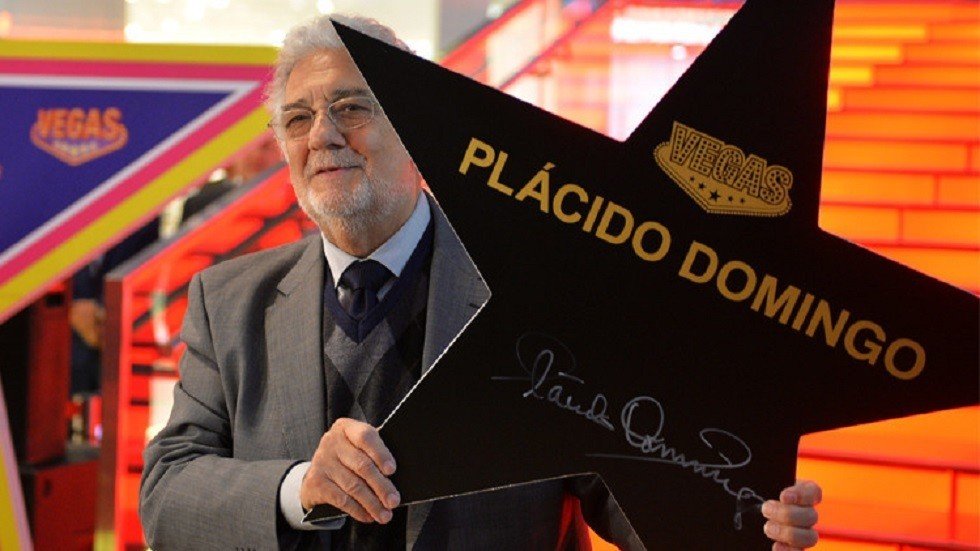 فضيحة مدوية.. التحرش الجنسي يعصف  بأشهر مغن في العالم