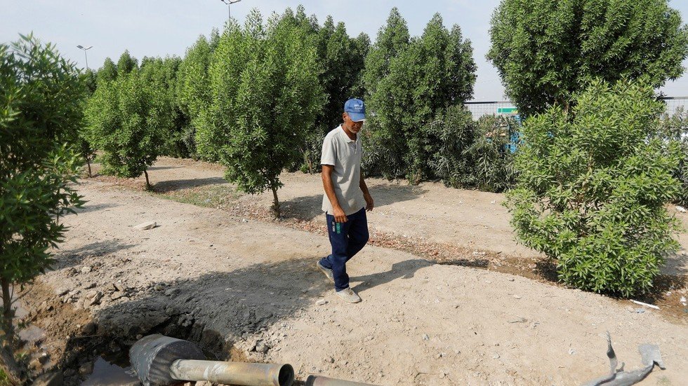 يتهمون إسرائيل بقصف العراق