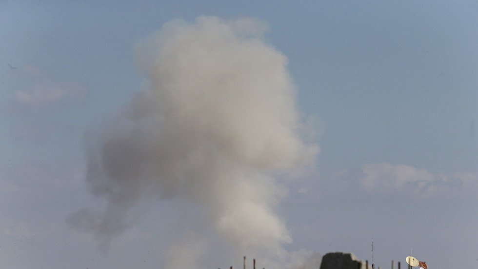 مراسلنا: غارة جوية على مطار زوارة غرب طرابلس في ليبيا