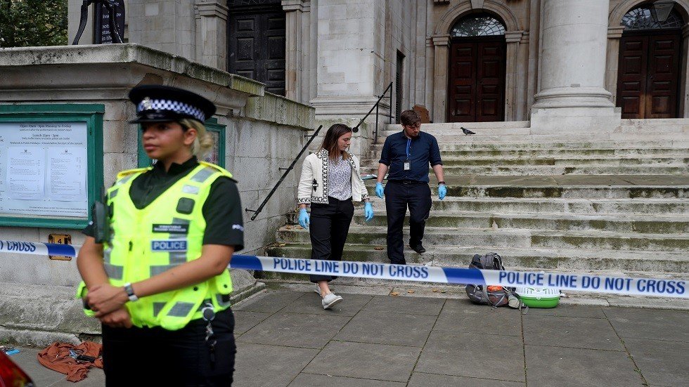 طعن شخص قرب مقر وزارة الداخلية في لندن