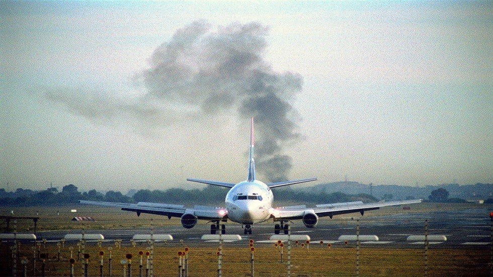 أهم ما يجب فعله في حالات الهبوط الاضطراري للطائرات