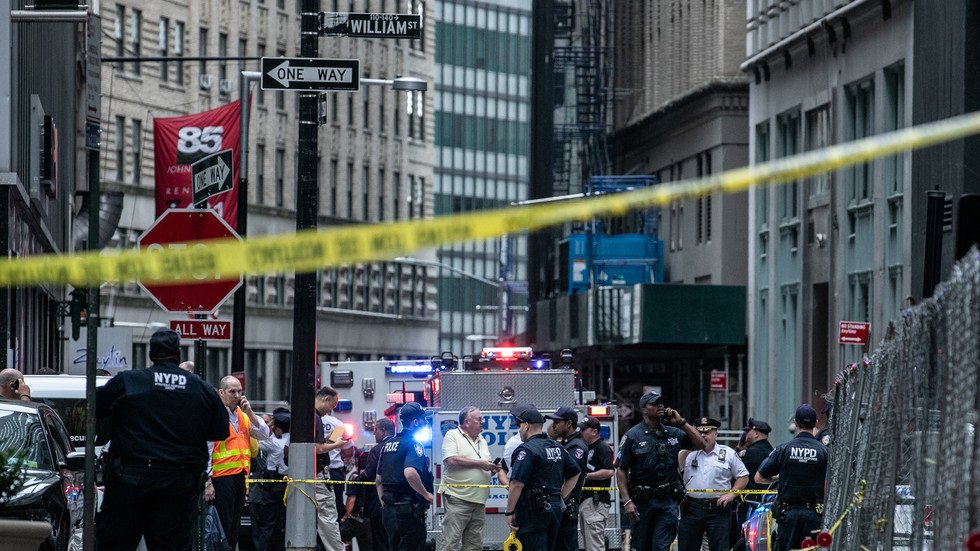 بالصور.. استنفار أمني بعد العثور على طنجرتي ضغط بمحطة مترو في نيويورك