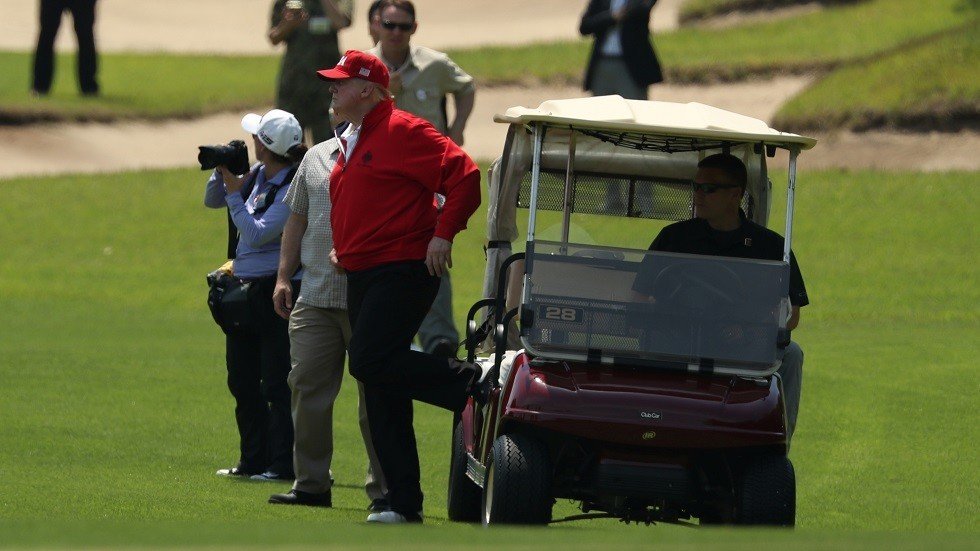 هكذا يقضي ترامب عطلته!