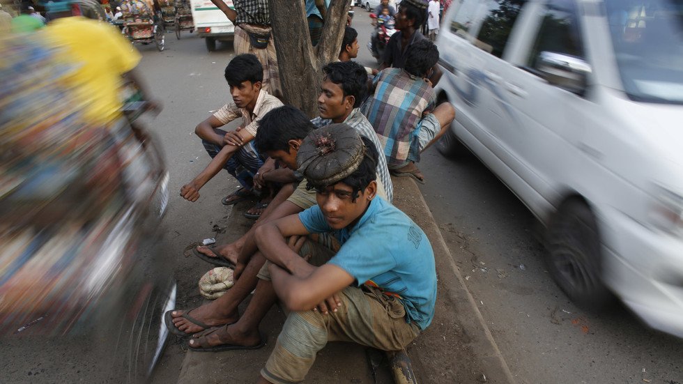 بغداد تبدأ حملة لترحيل العمال البنغلاديشيين المخالفين لشروط الإقامة