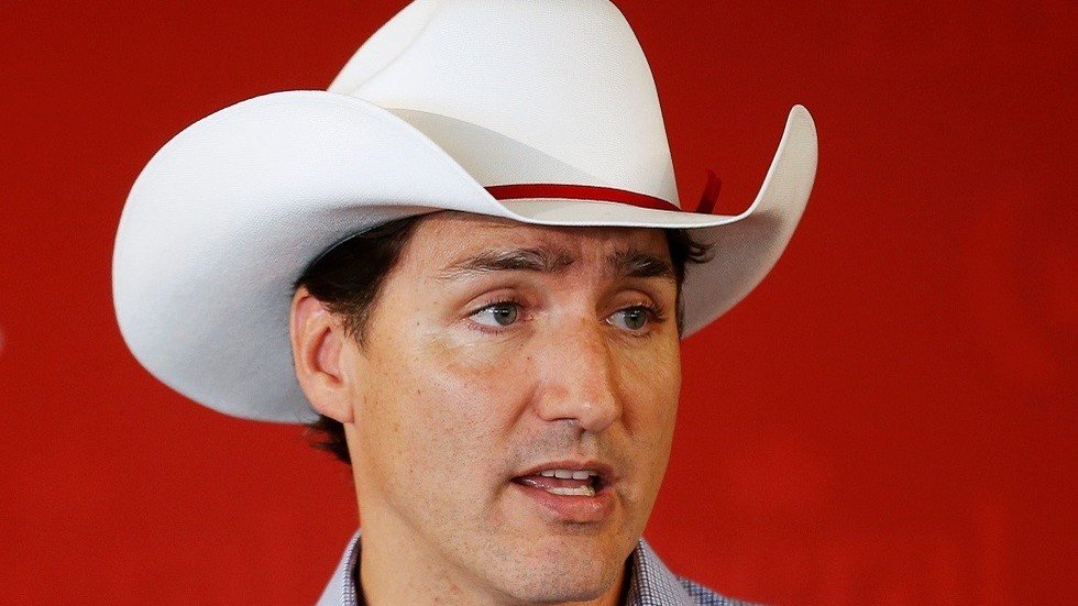 رئيس الوزراء الكندي يدفع ضريبة تدخله في قضية فساد طالت نجل القذافي