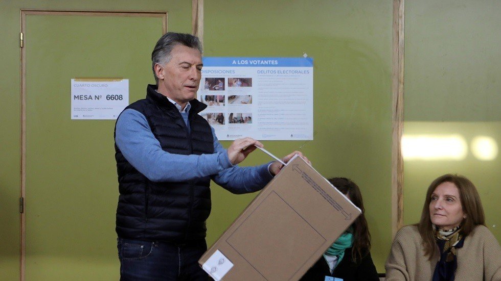 هبوط  البيزو يطيح بوزير الخزانة الأرجنتيني