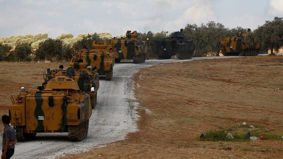 دمشق: آليات تركية تدخل باتجاه بلدة خان شيخون بريف إدلب لنجدة "جبهة النصرة"