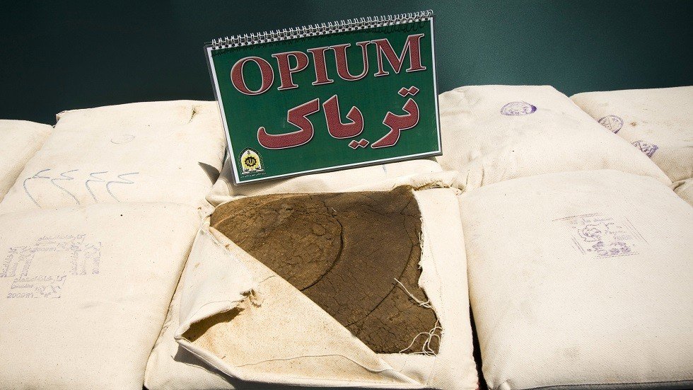 الأمن الإيراني يفكك أكبر عصابة لتجارة المخدرات في البلاد