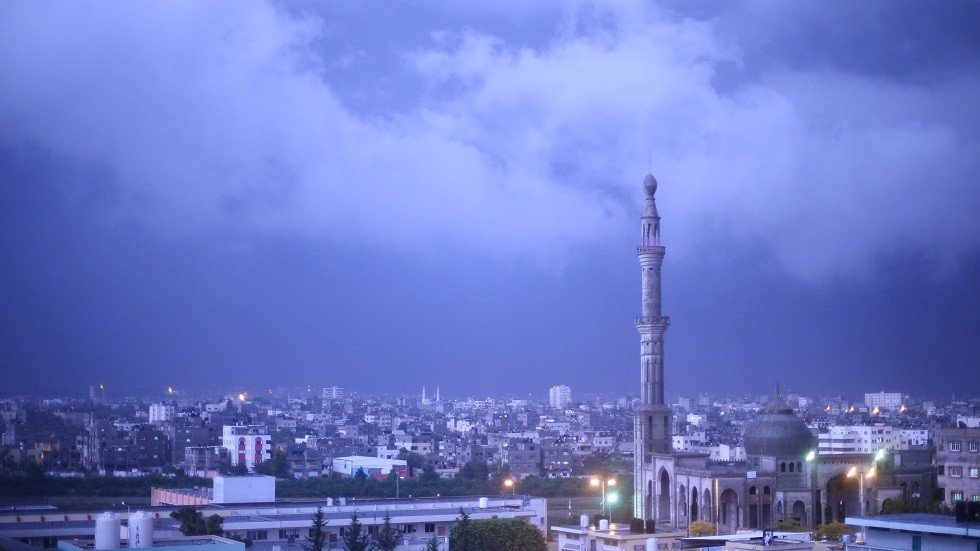 مصادر: إسرائيل تشجع سكان غزة على مغادرة القطاع