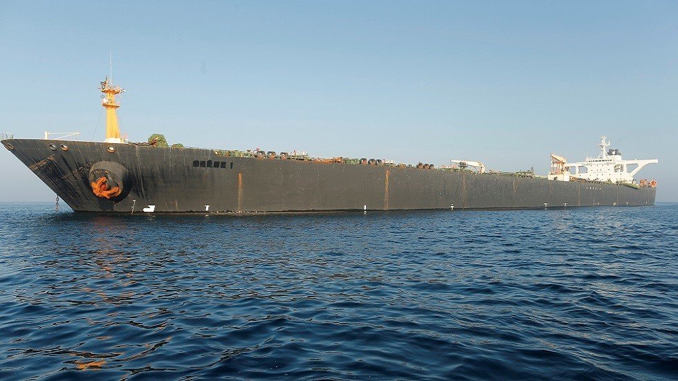 تحذير أمريكي لليونان بشأن الناقلة الإيرانية