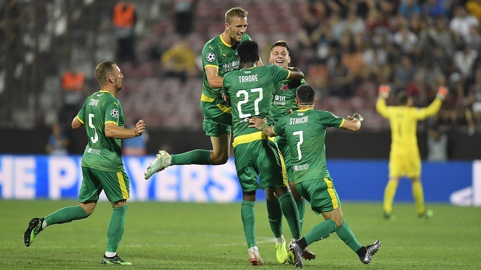 كلوج الروماني يسقط على أرضه أمام سلافيا التشيكي