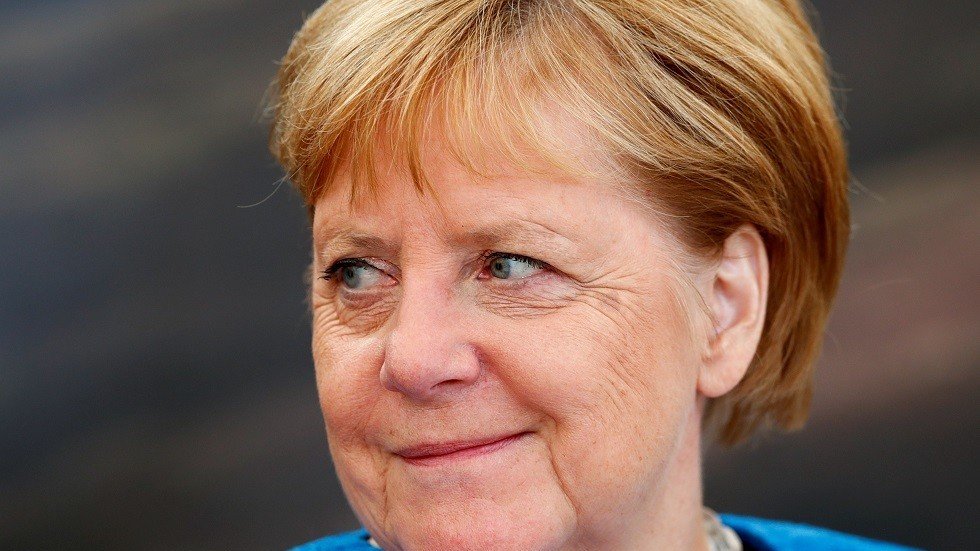 صحيفة: ميركل باستقبال اللاجئين صنعت معجزة الاقتصاد الألماني القادمة