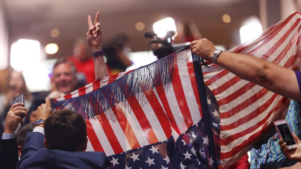 الليبراليون يقسمون أمريكا بأحقاد جديدة