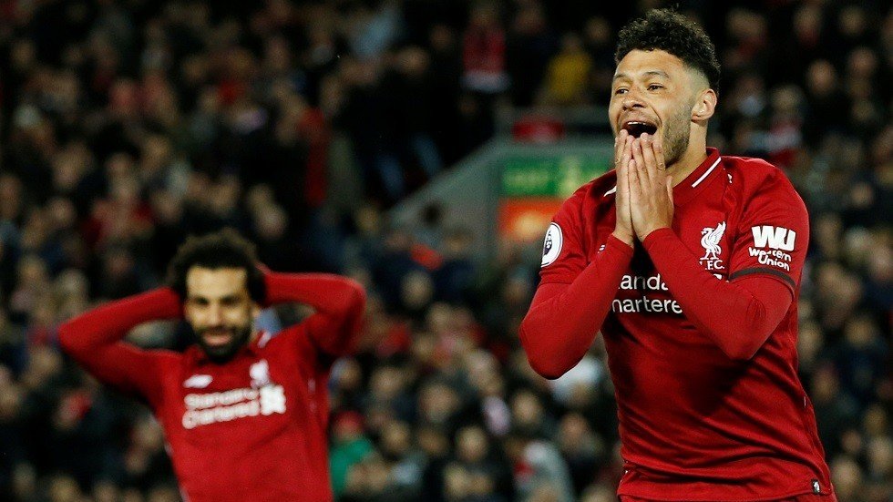 رسميا.. تشامبرلين يجدد عقده مع ليفربول