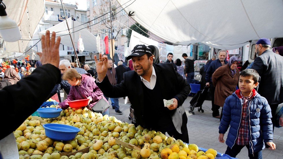 ارتفاع مؤشر ثقة المستهلكين الأتراك