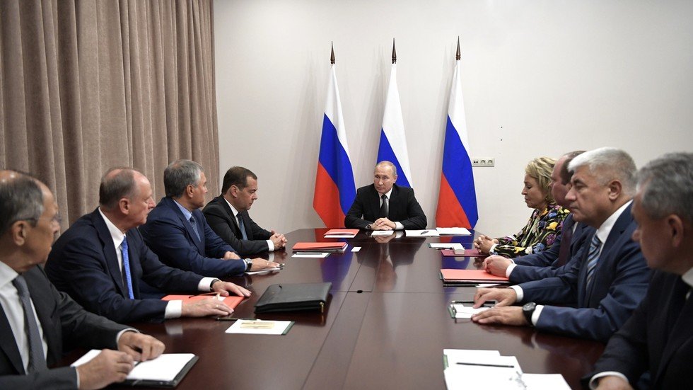 بوتين يأمر الدفاع والخارجية بإعداد رد متكافئ على الصاروخ الأمريكي