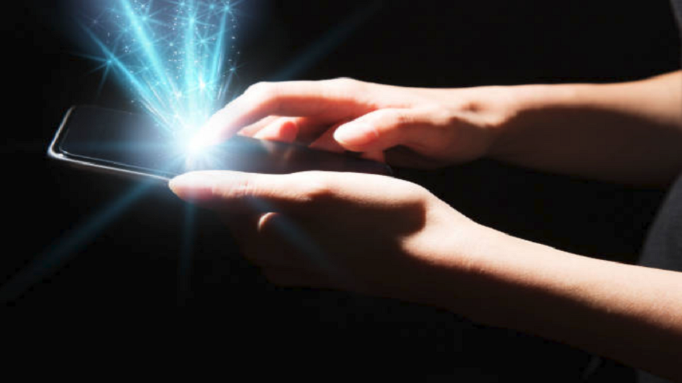 اختبارات جدلية تكشف عن خطر محتمل تطلقه هواتف 