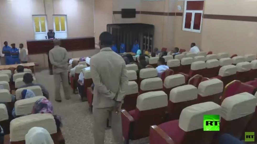 أول فيديو من داخل محاكمة الرئيس السوداني السابق عمر البشير