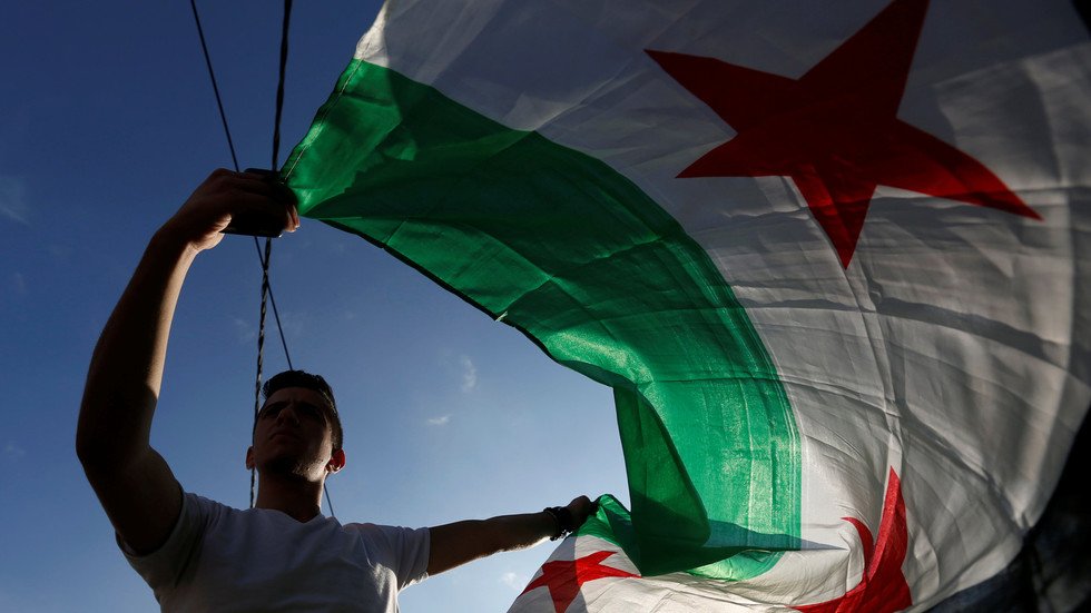 القضماني يرد على "مخونيه": لم أذهب سرا إلى دمشق ولن أرتمي بحضن أي نظام في العالم