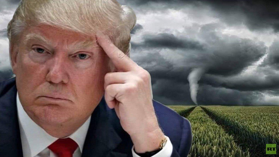 موقع "آكسيوس": ترامب يقترح القضاء على الأعاصير بالقنابل النووية!