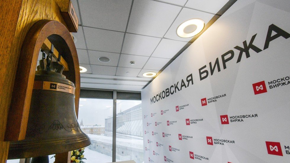 بورصة موسكو تتلون بالأخضر