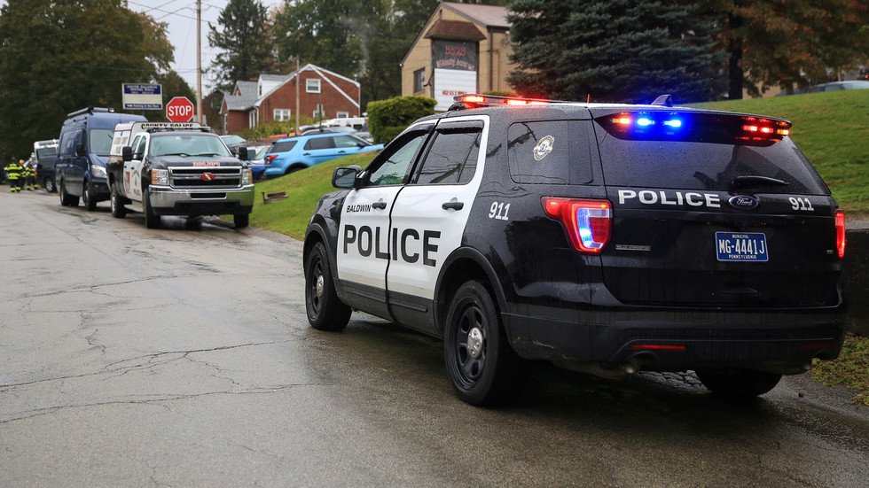 النيابة الأمريكية تطلب الإعدام لمنفذ هجوم على كنيس يهودي العام الماضي