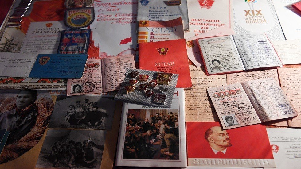 متقاعدة روسية تستعيد حقها من اشتراكات عضوية الحزب الشيوعي