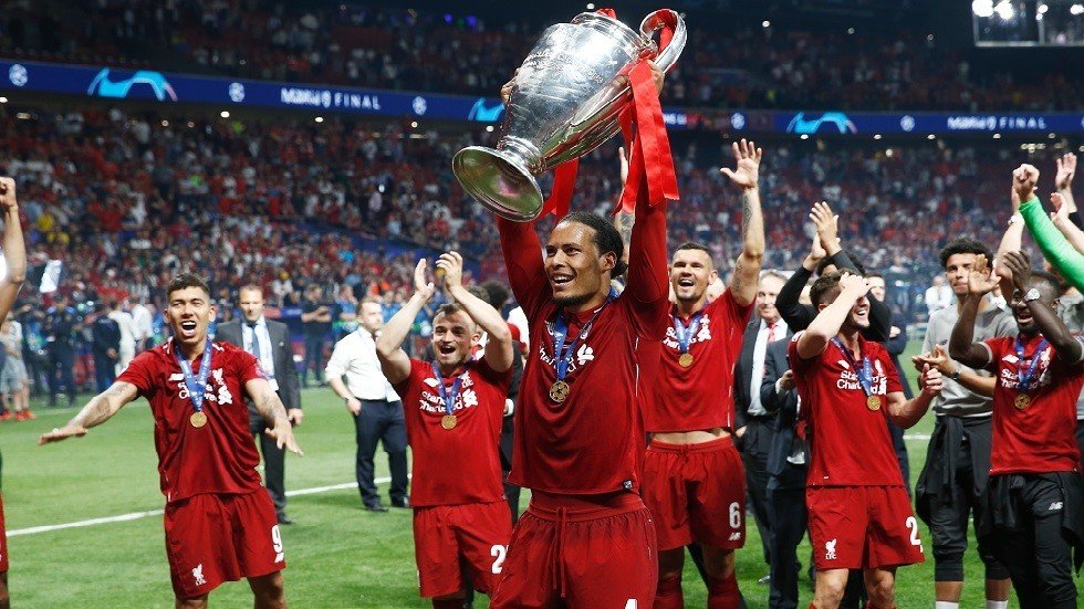 الهولندي فان دايك يتوّج بجائزة أفضل لاعب في أوروبا لعام 2019