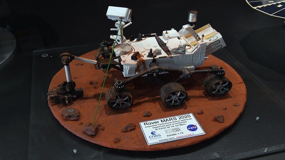 انتهاء عملية تركيب مروحية مسيرة في روفر Mars 2020 الأمريكي