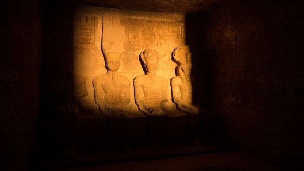 مصر تستعد لوضع رمز جديد في ميدان التحرير (صور)