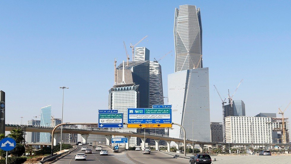 السعودية تستحدث وزارة جديدة وتختزل اسم أخرى