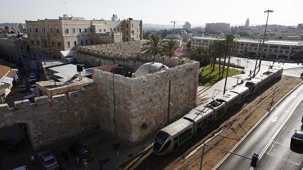 "ترام القدس" يثير حفيظة الفلسطينيين