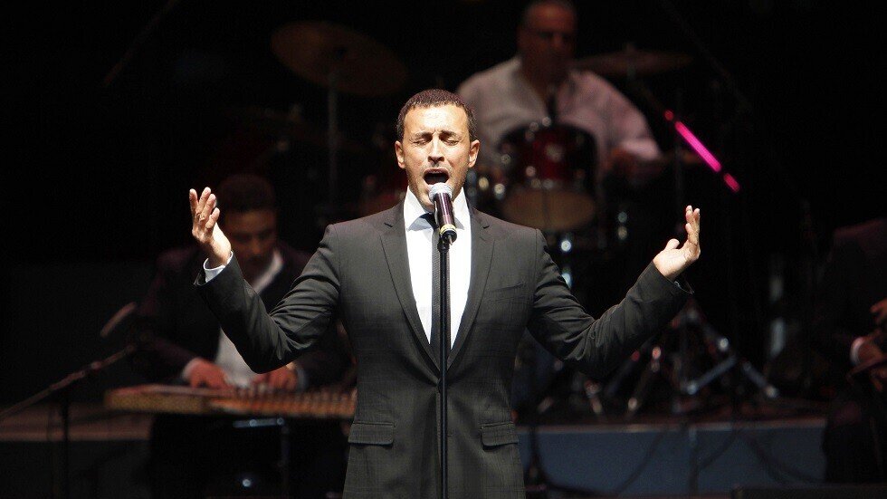 رغم اشتراط عدم التصوير.. تسريبات من حفل زفاف نجل كاظم الساهر (فيديو+ صور)